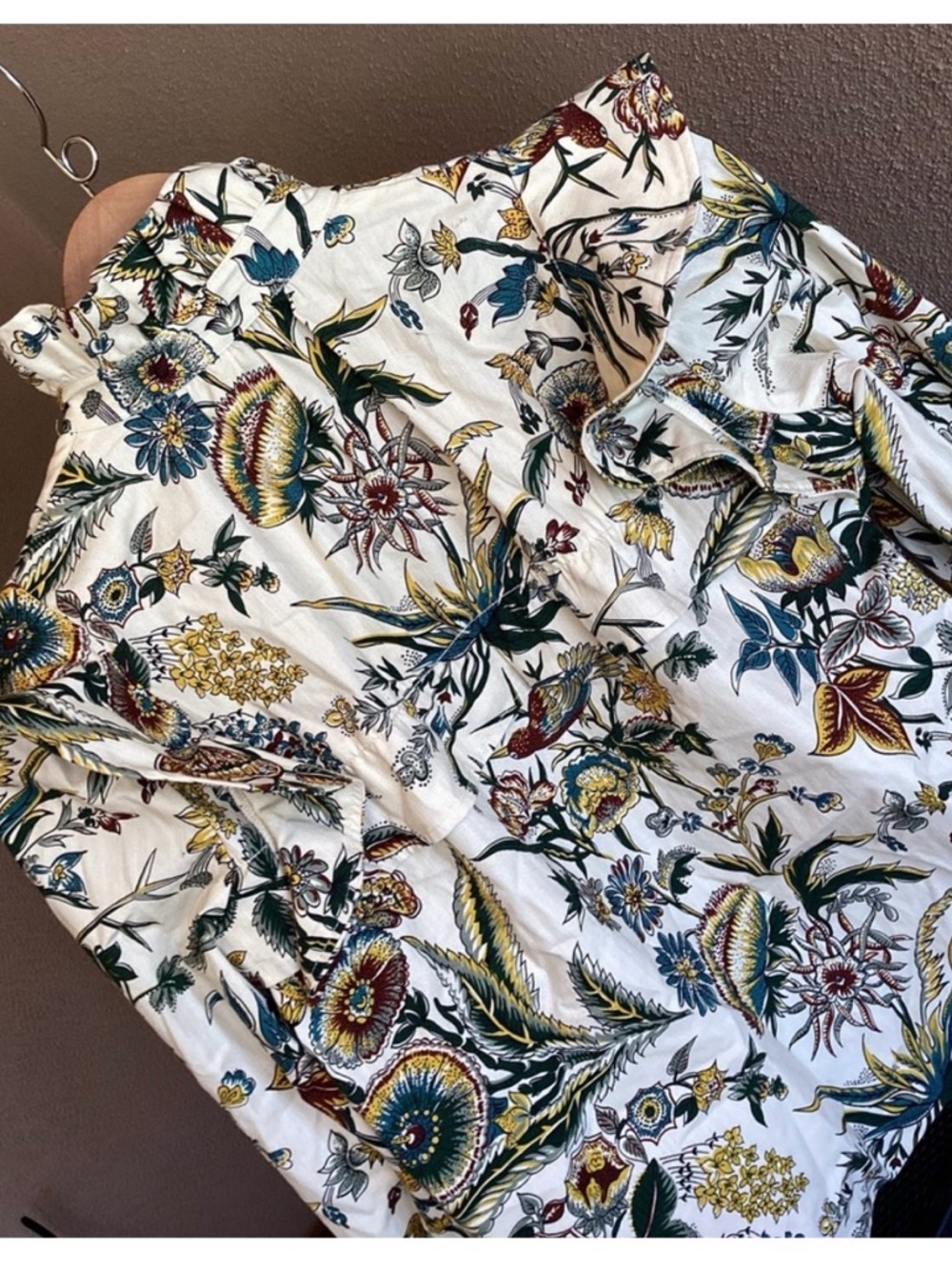 Tuckernuck Winnie blouse in Sharp Floral - Picture 2 of 3